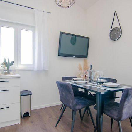 מאלינסקה Apartments Aki מראה חיצוני תמונה