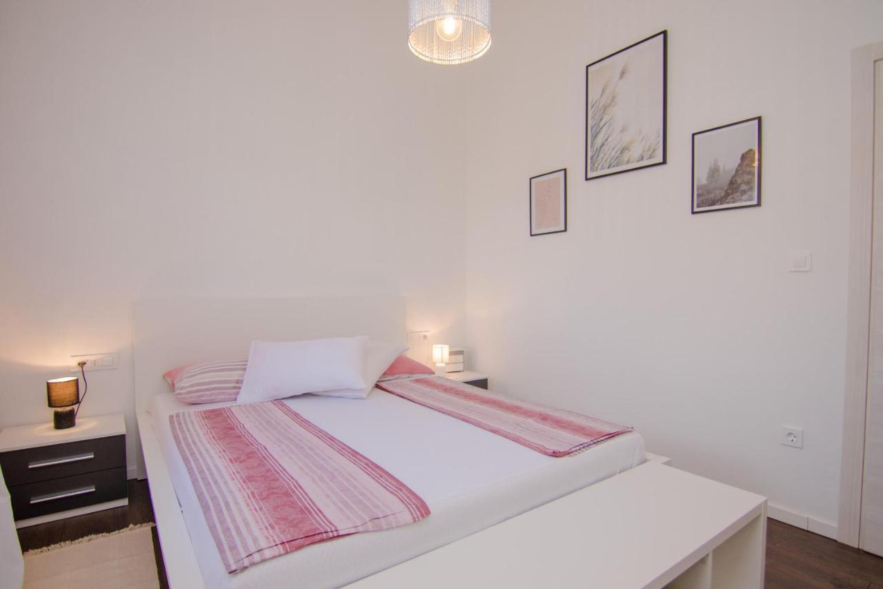 מאלינסקה Apartments Aki מראה חיצוני תמונה