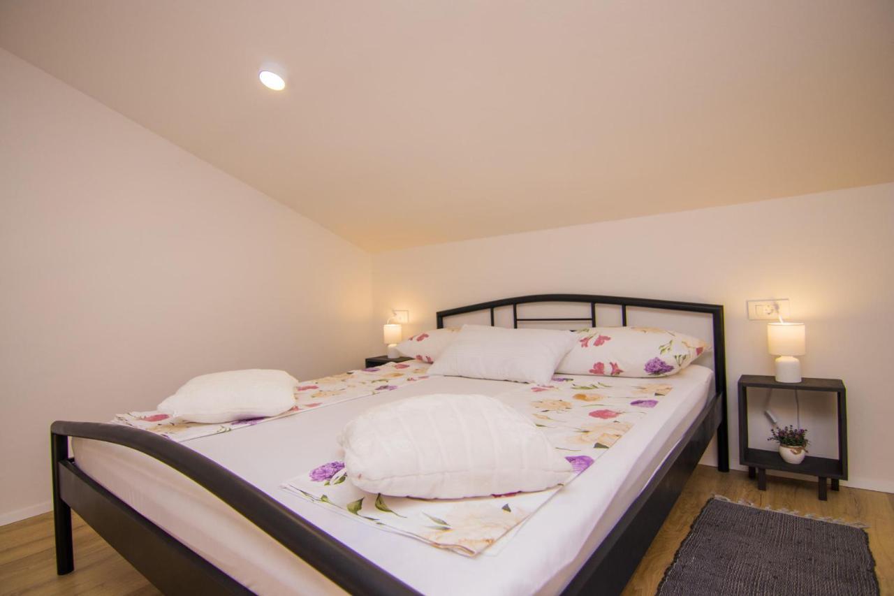 מאלינסקה Apartments Aki מראה חיצוני תמונה